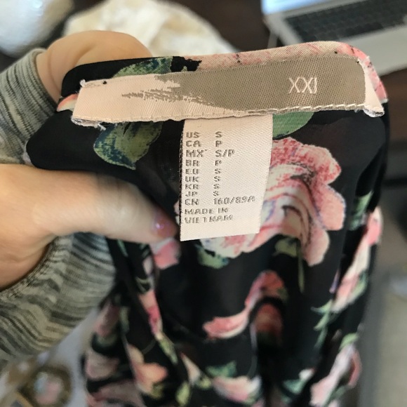 Forever 21 Black Pink Floral Chiffon Blouse S - Picture 4 of 5